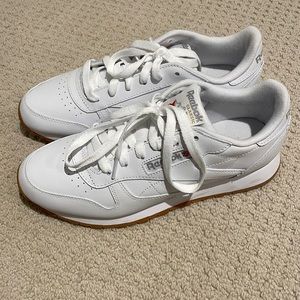 Classic Reebok sneakers size 9. Brand new. Never worn